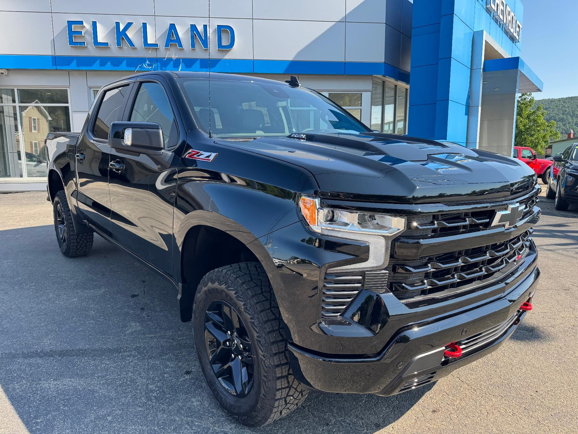 2026 Chevrolet Silverado 1500 LT Trail Boss in Black — front three-quarter view