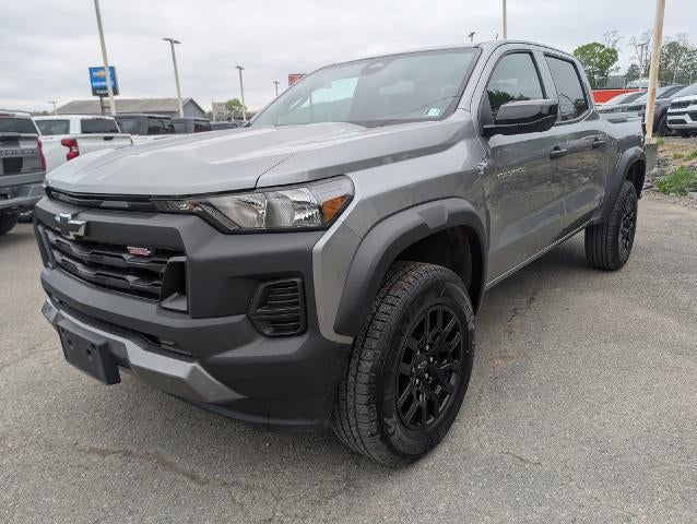 2023 Chevrolet Colorado Trail Boss in Sterling Gray Metallic — front three-quarter view