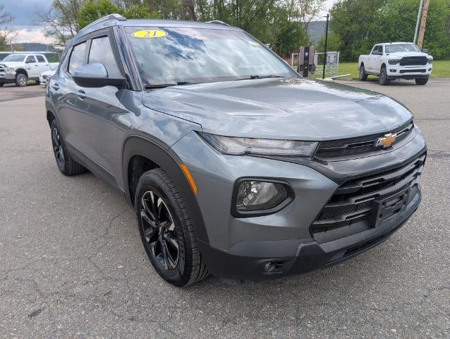 2021 Chevrolet Trailblazer LT in Satin Steel Metallic — front three-quarter view